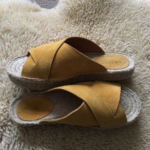 BRAND NEW FREE PEOPLE ESPADRILLE SLIDES